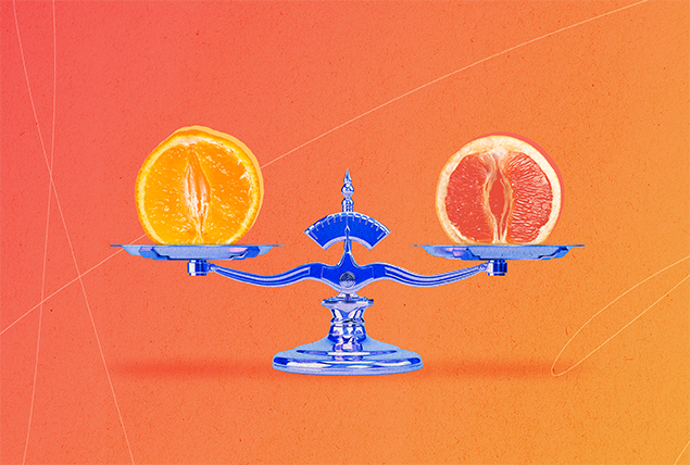 A scale holds an orange halve on one side and a grapefruit halve on the other.