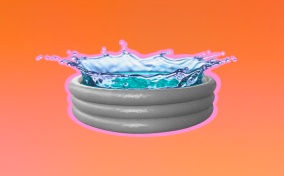 A-mini-pool-with-water-splashing-out