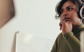 A-woman-researches-abortion-on-a-computer